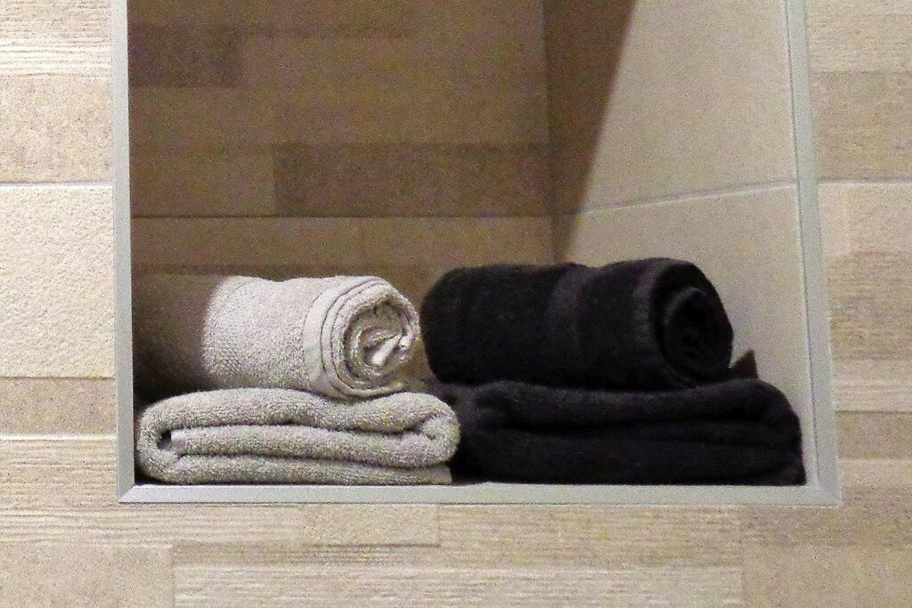 Appartement Hestia F1 Bis + Terrasse Hyper Centre Лон-ле-Сонье Экстерьер фото